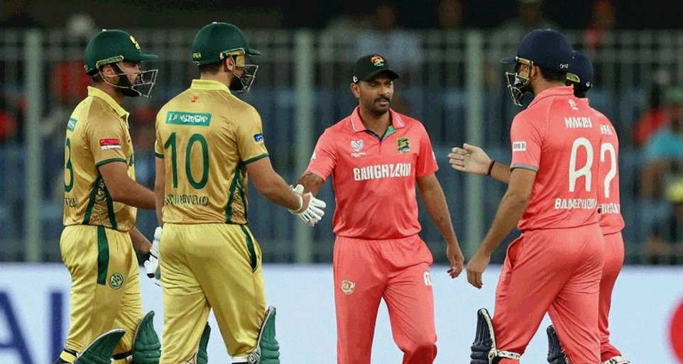 विंडहोक में शतक से बड़ा सवाल: फ्राइलिंक की 122 गेंदें और नामीबिया की एक-आदमी निर्भरता